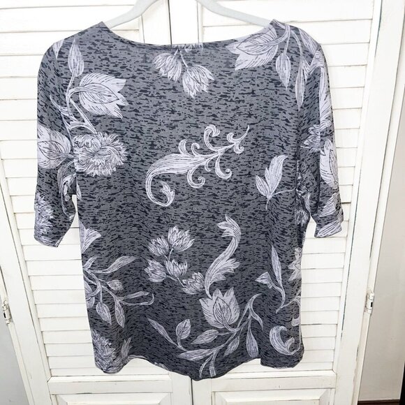 NWT Christopher & Banks T Shirt Womens Gray Black Floral Short Sleeve Large - Picture 2 of 4